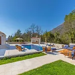 Ivi -two Bedroom With Swimming Pool Gruda