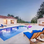 Ivi -two Bedroom With Swimming Pool * Gruda