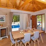 Ivi -two Bedroom With Swimming Pool Villa