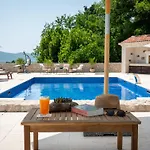 Villa Ivi -two Bedroom With Swimming Pool