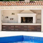 Ivi -two Bedroom With Swimming Pool Villa *