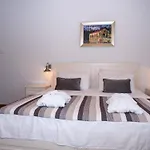 Villa Ivi -two Bedroom With Swimming Pool *