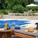 Villa Ivi -two Bedroom With Swimming Pool *