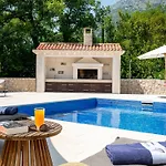 Ivi -two Bedroom With Swimming Pool Gruda