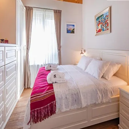 Ivi -two Bedroom With Swimming Pool