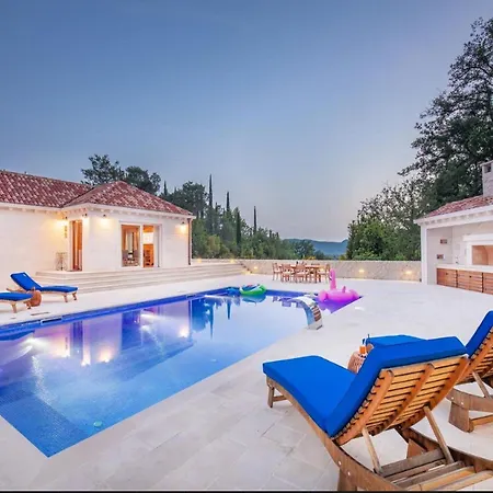 Ivi -two Bedroom With Swimming Pool * Gruda