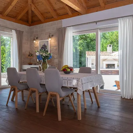 Ivi -two Bedroom With Swimming Pool Βίλα