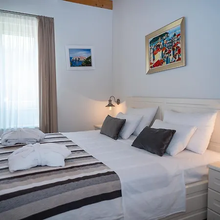 Ivi -two Bedroom With Swimming Pool