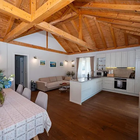 Ivi -two Bedroom With Swimming Pool Gruda