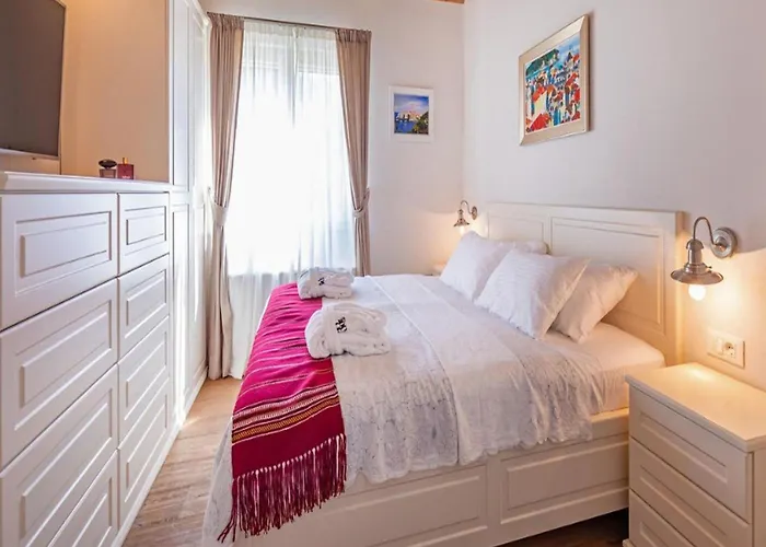 Ivi -two Bedroom With Swimming Pool