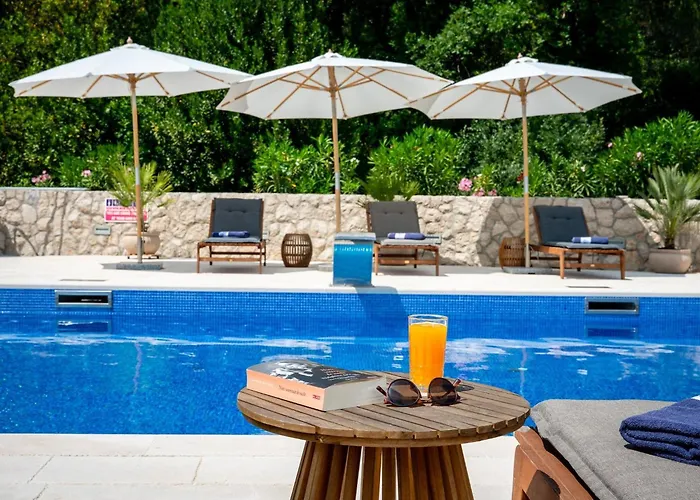 Ivi -two Bedroom With Swimming Pool Gruda