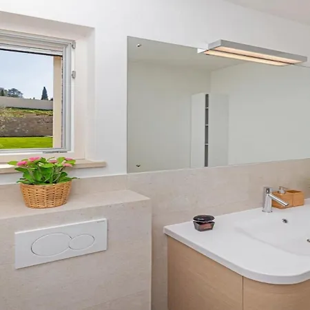 Ivi -two Bedroom With Swimming Pool * Gruda