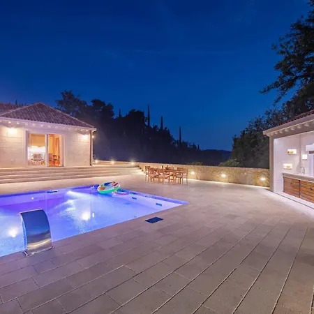 Ivi -two Bedroom With Swimming Pool Villa *