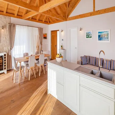 Ivi -two Bedroom With Swimming Pool * Gruda