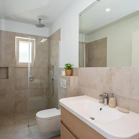 Ivi -two Bedroom With Swimming Pool