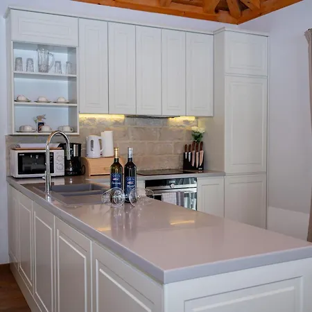 Villa Ivi -two Bedroom With Swimming Pool *