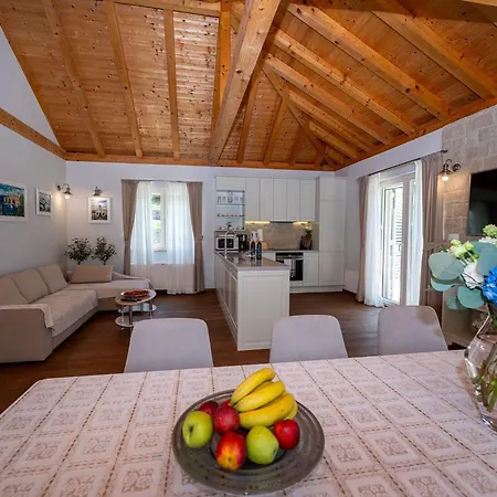 Villa Ivi -two Bedroom With Swimming Pool Gruda