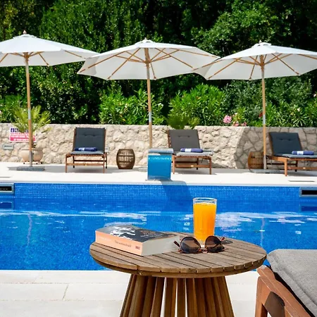 Ivi -two Bedroom With Swimming Pool Gruda