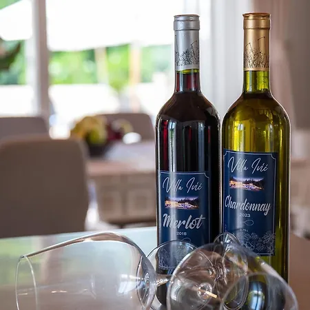 Ivi -two Bedroom With Swimming Pool Villa *