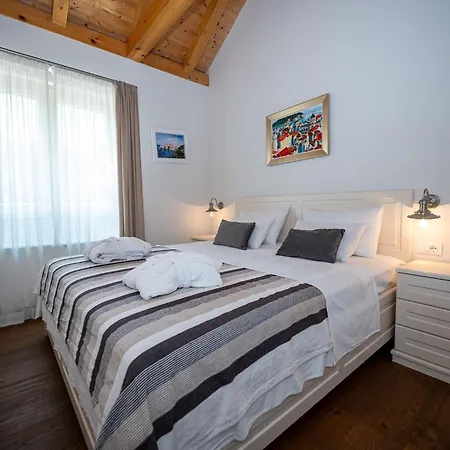 Ivi -two Bedroom With Swimming Pool *