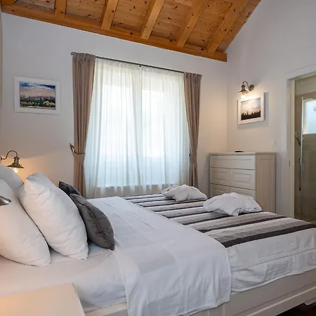 Ivi -two Bedroom With Swimming Pool