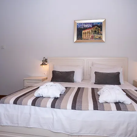 Villa Ivi -two Bedroom With Swimming Pool *