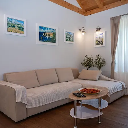 Villa Ivi -two Bedroom With Swimming Pool Gruda