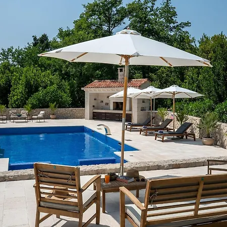 Ivi -two Bedroom With Swimming Pool Villa