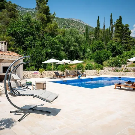 Villa Ivi -two Bedroom With Swimming Pool