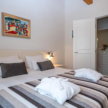 Ivi -two Bedroom With Swimming Pool