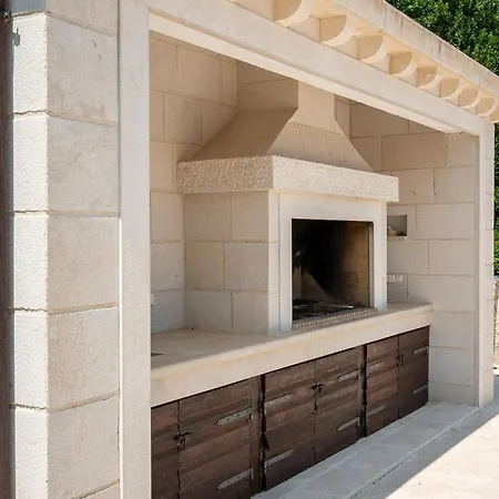 Ivi -two Bedroom With Swimming Pool * Gruda