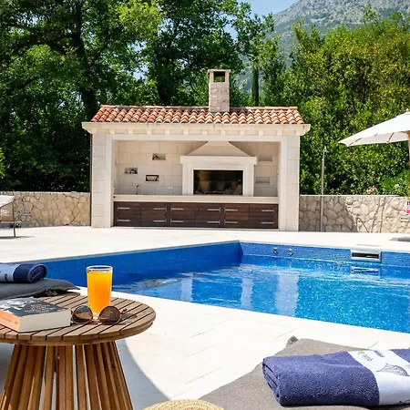 Ivi -two Bedroom With Swimming Pool Gruda