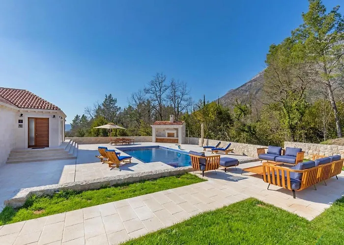 Ivi -two Bedroom With Swimming Pool Gruda