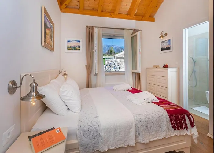 Villa Ivi -two Bedroom With Swimming Pool Gruda