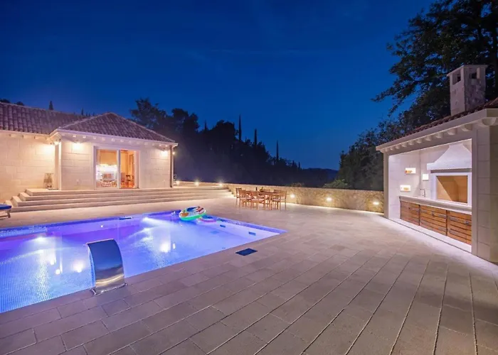 Ivi -two Bedroom With Swimming Pool Villa *