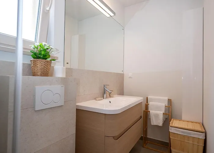 Villa Ivi -two Bedroom With Swimming Pool *