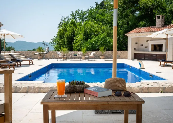 Villa Ivi -two Bedroom With Swimming Pool