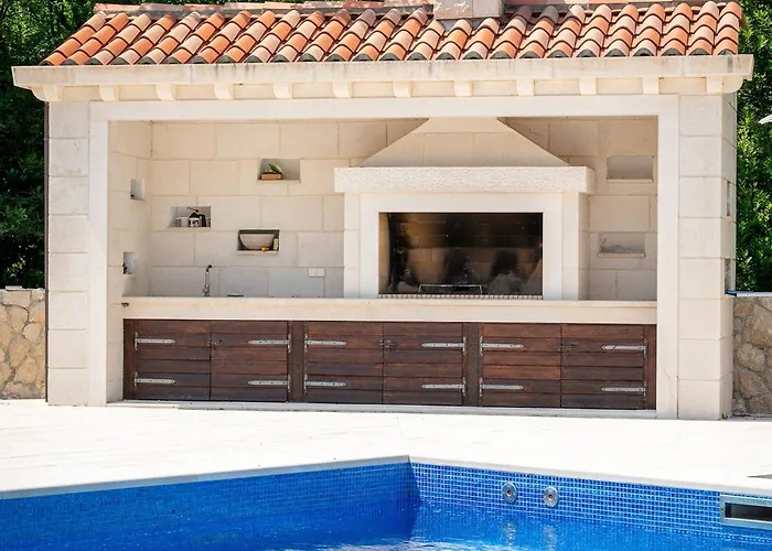 Ivi -two Bedroom With Swimming Pool Villa *