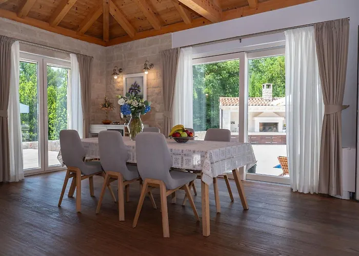 Ivi -two Bedroom With Swimming Pool Villa