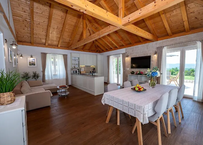 Ivi -two Bedroom With Swimming Pool *