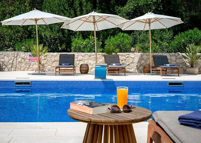 Ivi -two Bedroom With Swimming Pool Villa