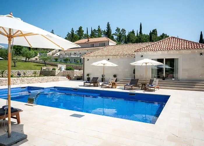 Ivi -two Bedroom With Swimming Pool Villa Gruda